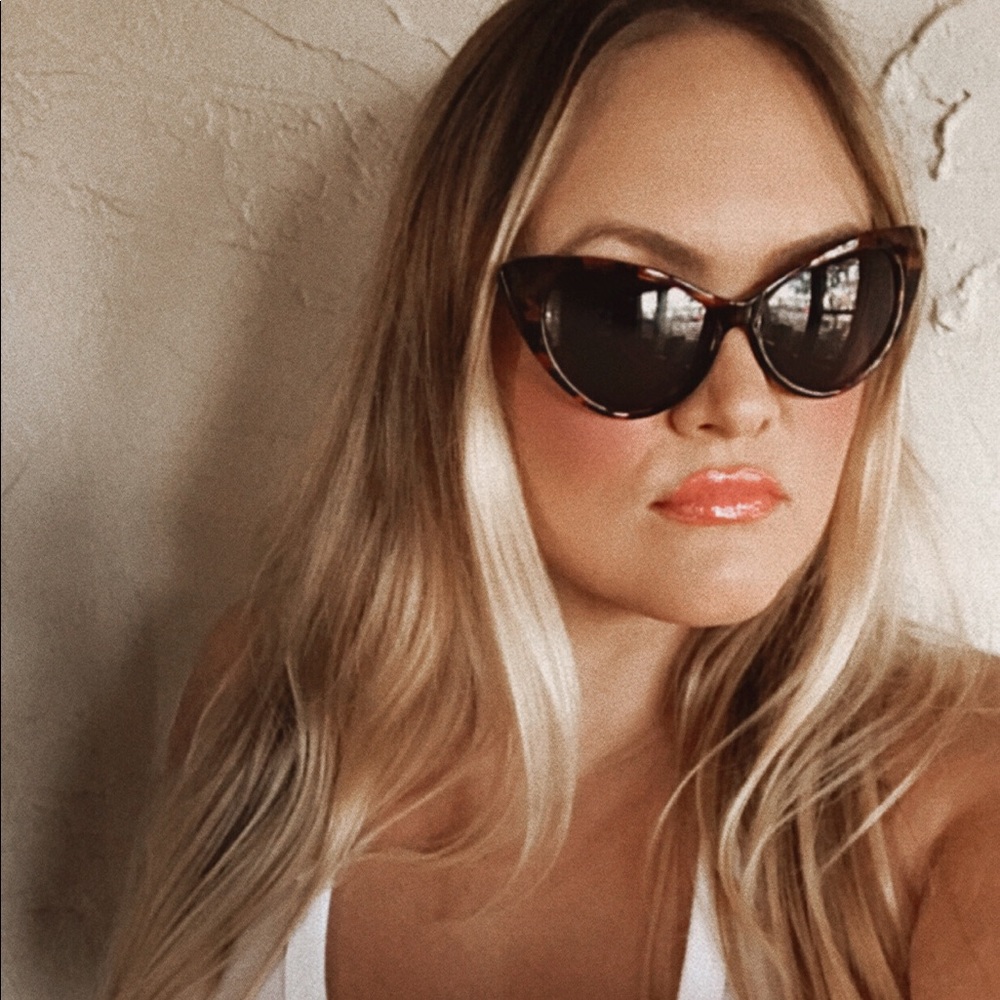 Chic Tortoise Shell Style Cat Eye Sunnies - Picture 7 of 15